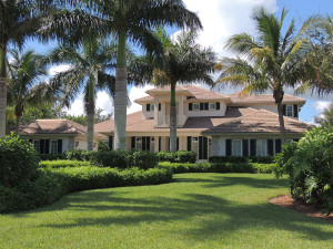 Read more about the article Why Professional Installation is Non-Negotiable for Hurricane Shutters