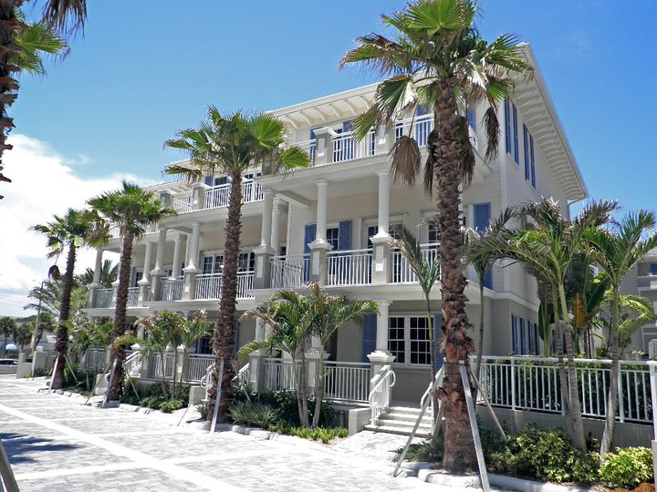 Read more about the article Top 5 Hurricane Shutter Styles for Vero Beach Waterfront Homes