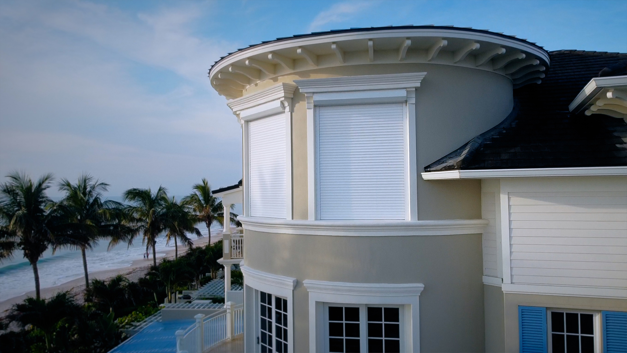 Read more about the article Rolling Shutters: The Modern, Automated Solution for Your Florida Home